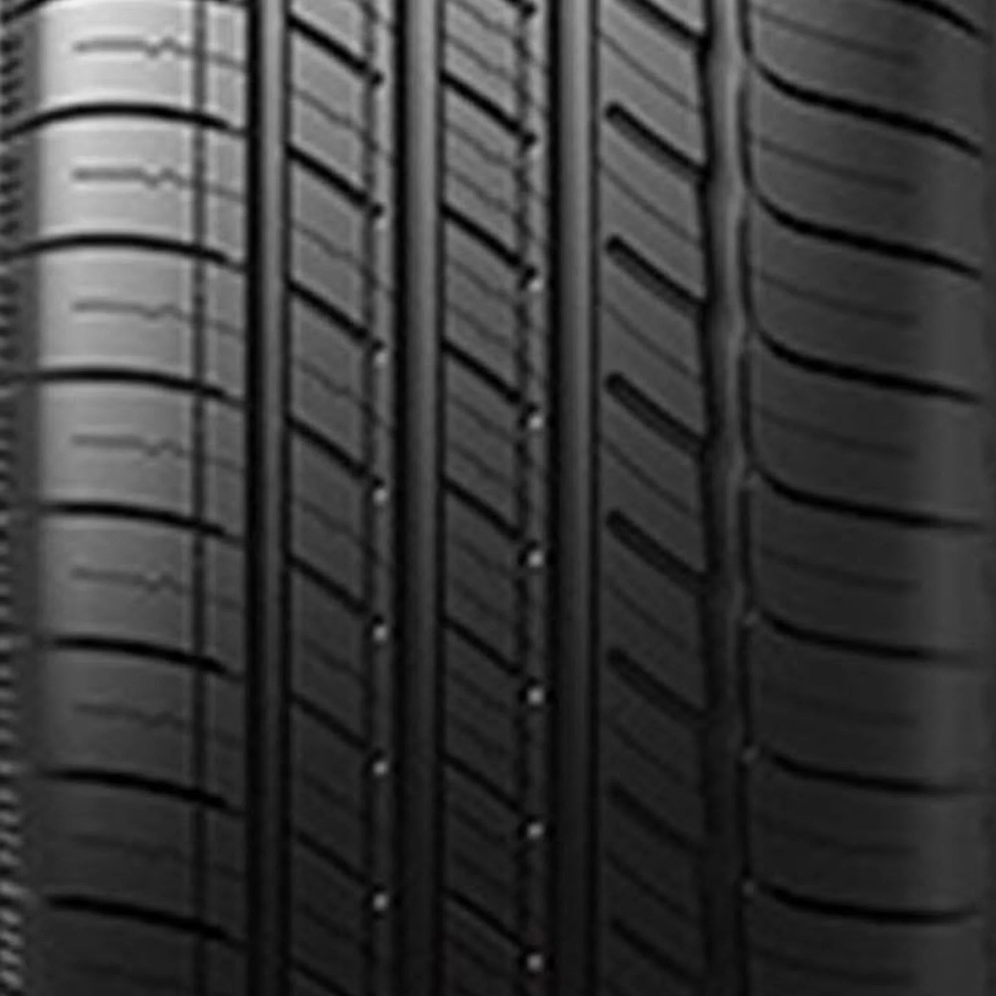 215/65R17 99H All Season Passenger Tire D69851
