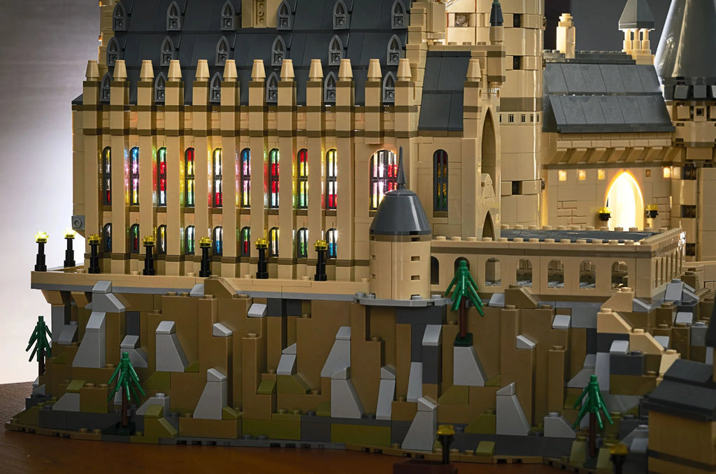 LEGO Harry Potter Hogwarts Castle Building Set with Minifigures H9997